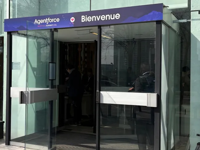 Entrée de la Maison de la Radio et de la Musique pendant l'événement Salesforce
