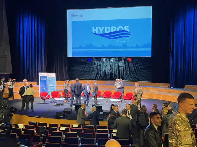 Fin de la conférence de presse Hydros au Studio 104
