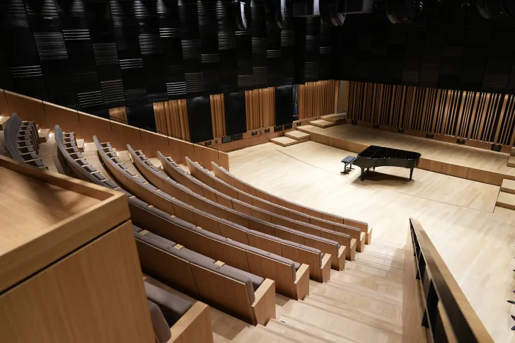 Scène du Studio 106 de Radio France