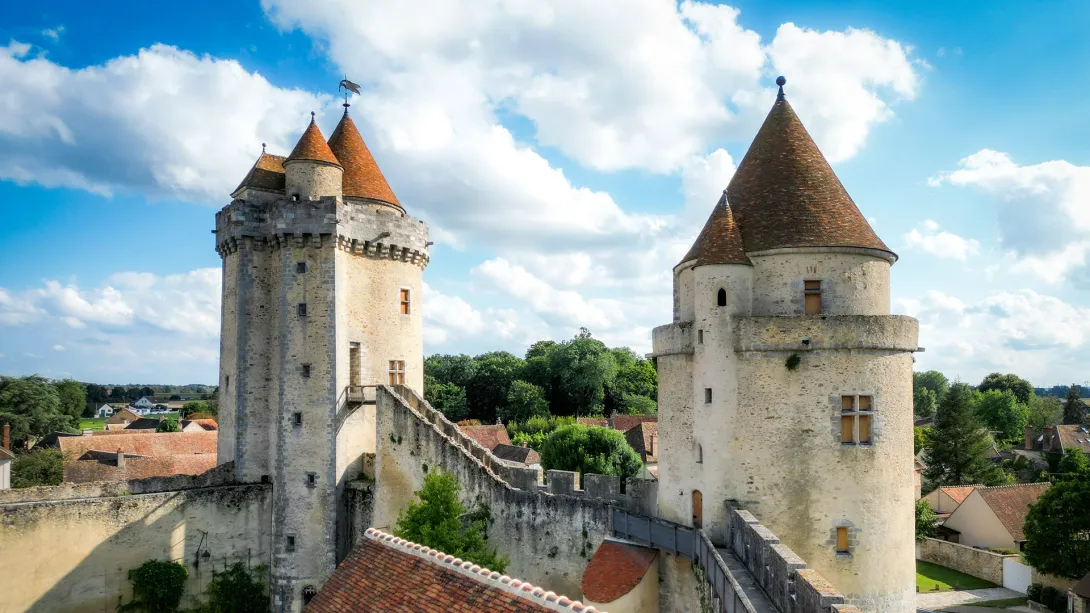 Vue de l'extérieur du Château de Blandy